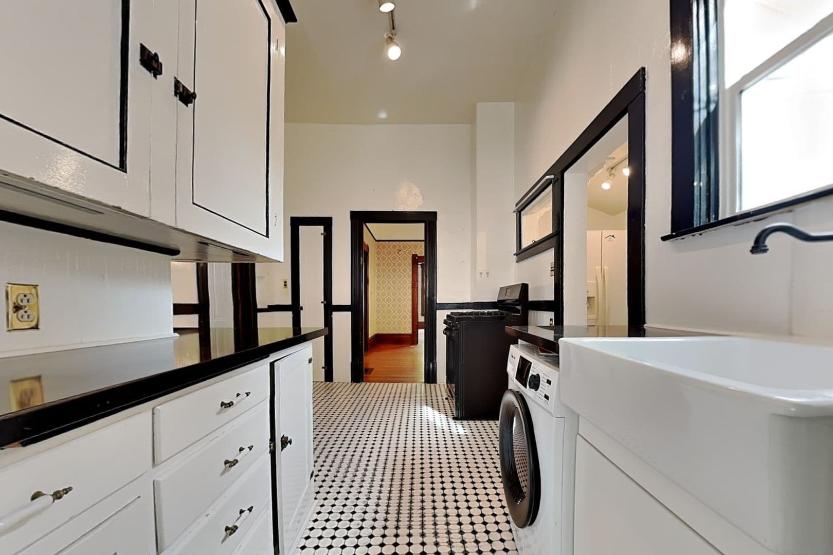 Sacramento Apartment: 2626 J Street