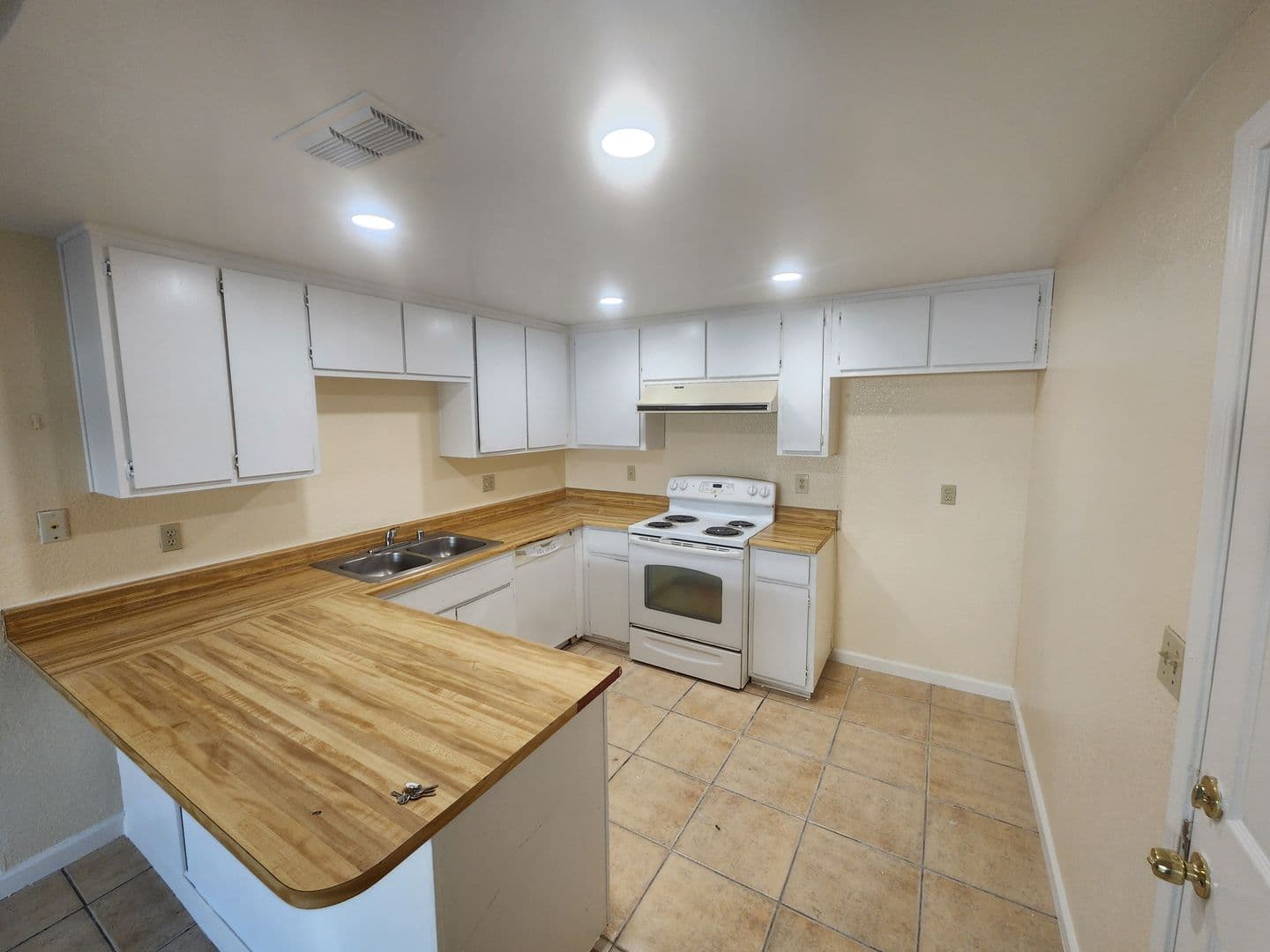 Sacramento Apartment: 4921-4923 Saddlerock Way