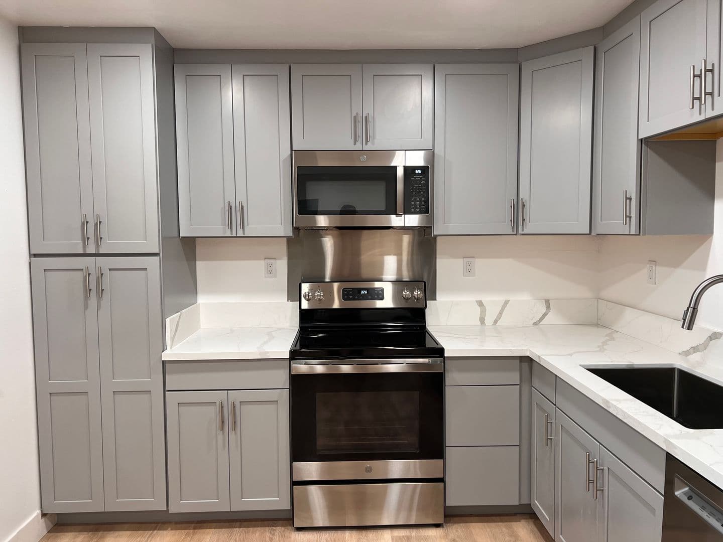 Davis Apartment: 505 - 525  I Street
