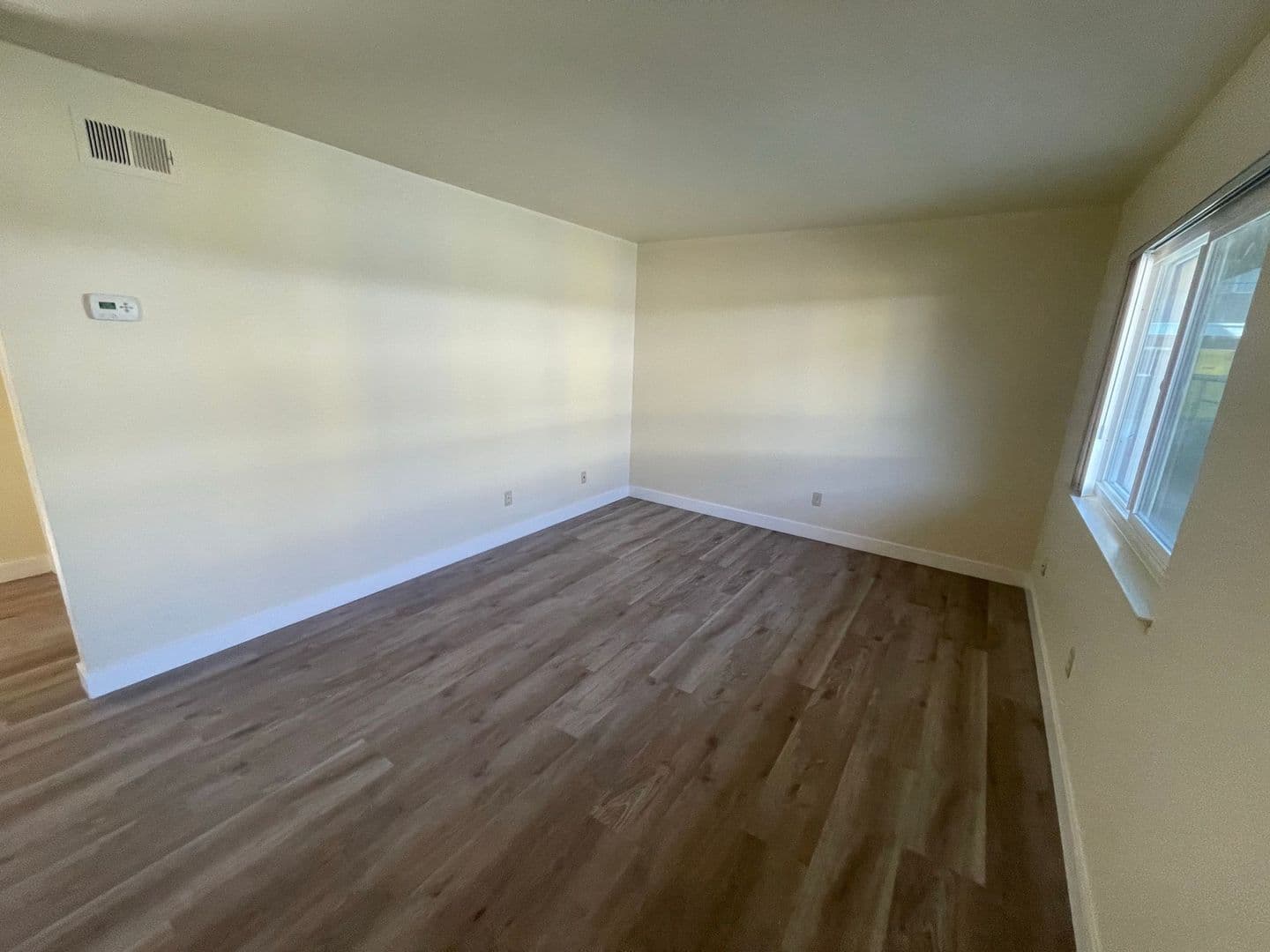 Davis Apartment: 1615-1625 E 8th Street