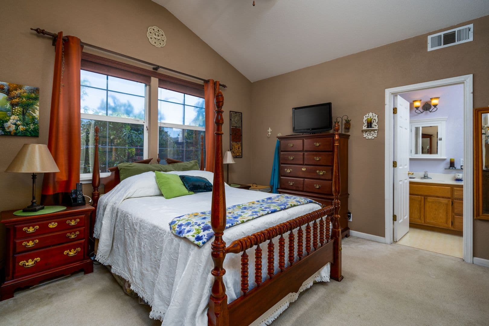 Davis House: 2277 Halsey Circle