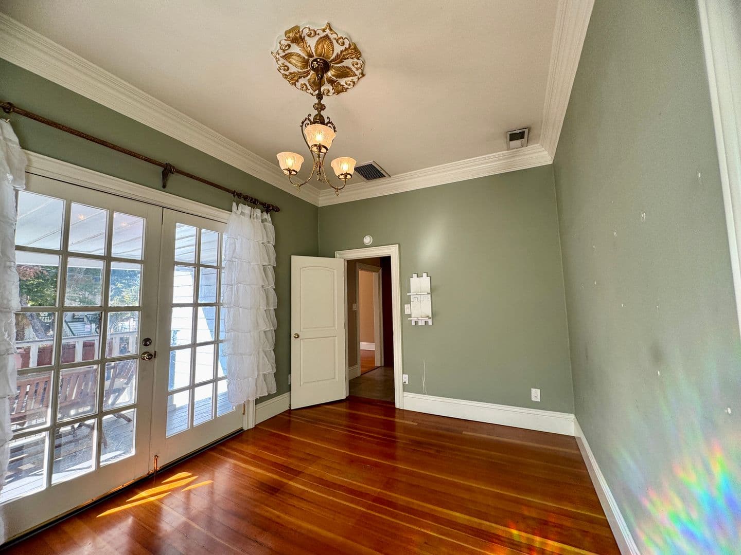 Sacramento Apartment: 519 13th Street