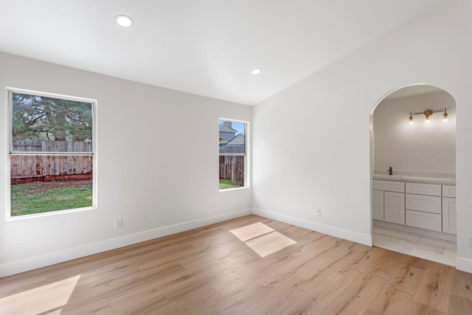 Sacramento House: 5520 Muskingham Way