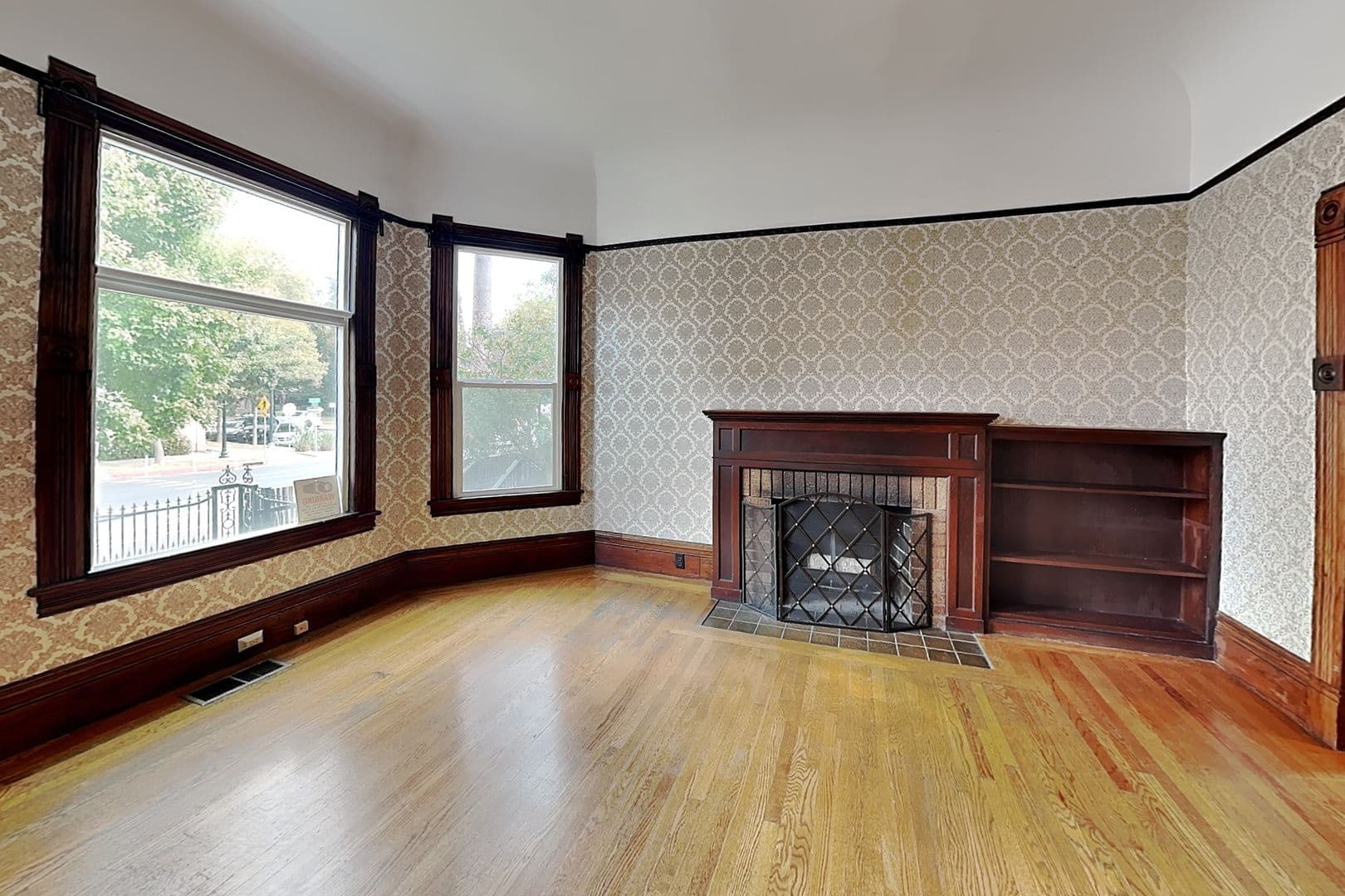 Sacramento Apartment: 2626 J Street