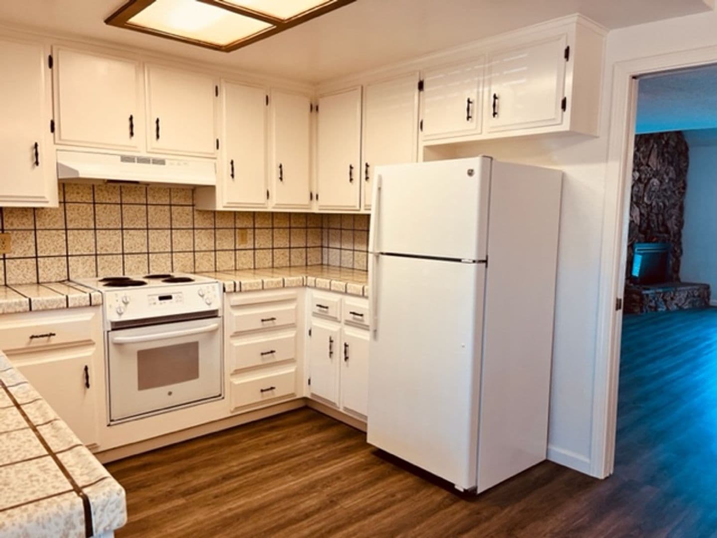 Sacramento Townhome: 6217 Riverside Blvd. - Unit B