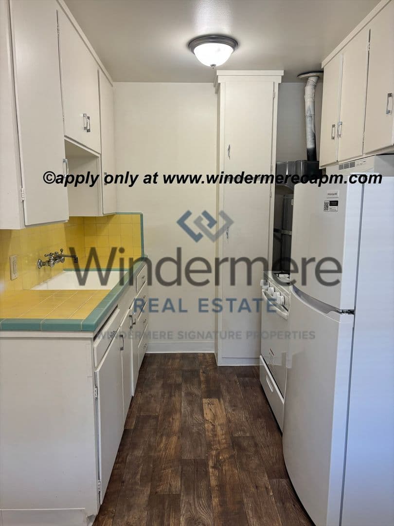 Sacramento House: 321 28th Street #6