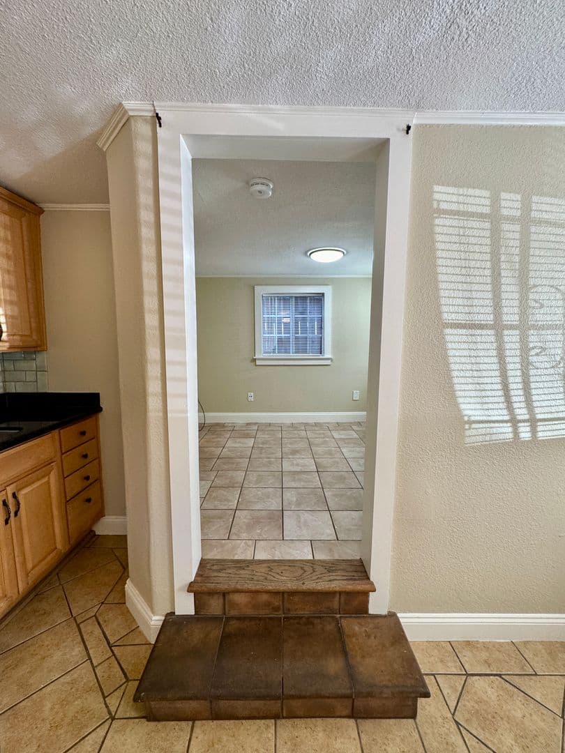 Sacramento Apartment: 519 13th Street