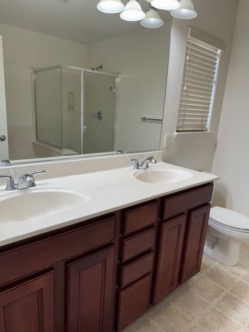 Sacramento Condo: 3301 N Park Dr #3916