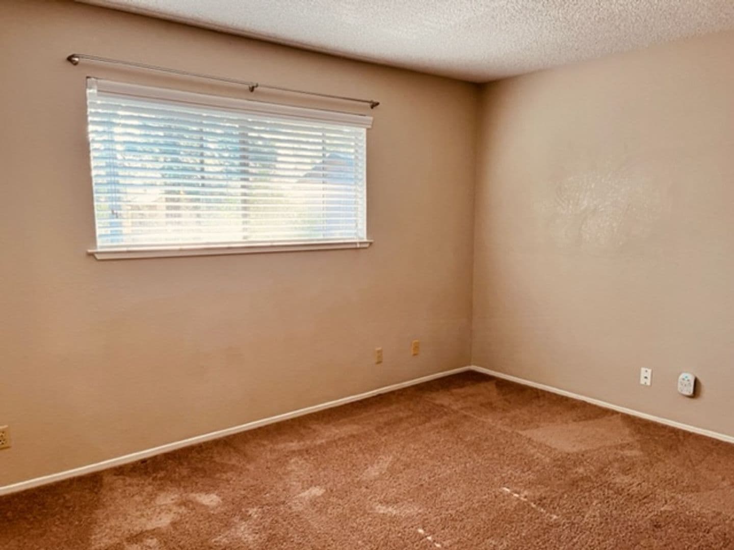 Sacramento Townhome: 6217 Riverside Blvd. - Unit B