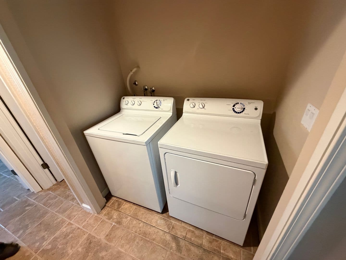Davis Townhome: 3127 Woods Circle