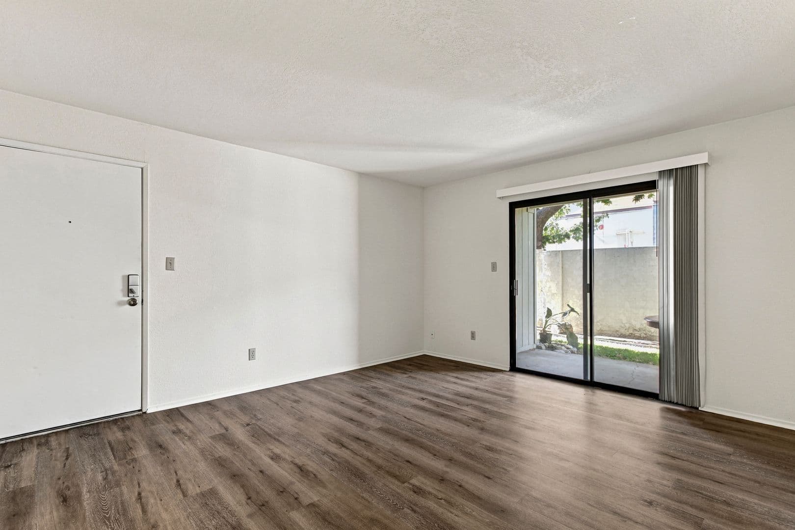 Davis Apartment: 2255 Sycamore Lane