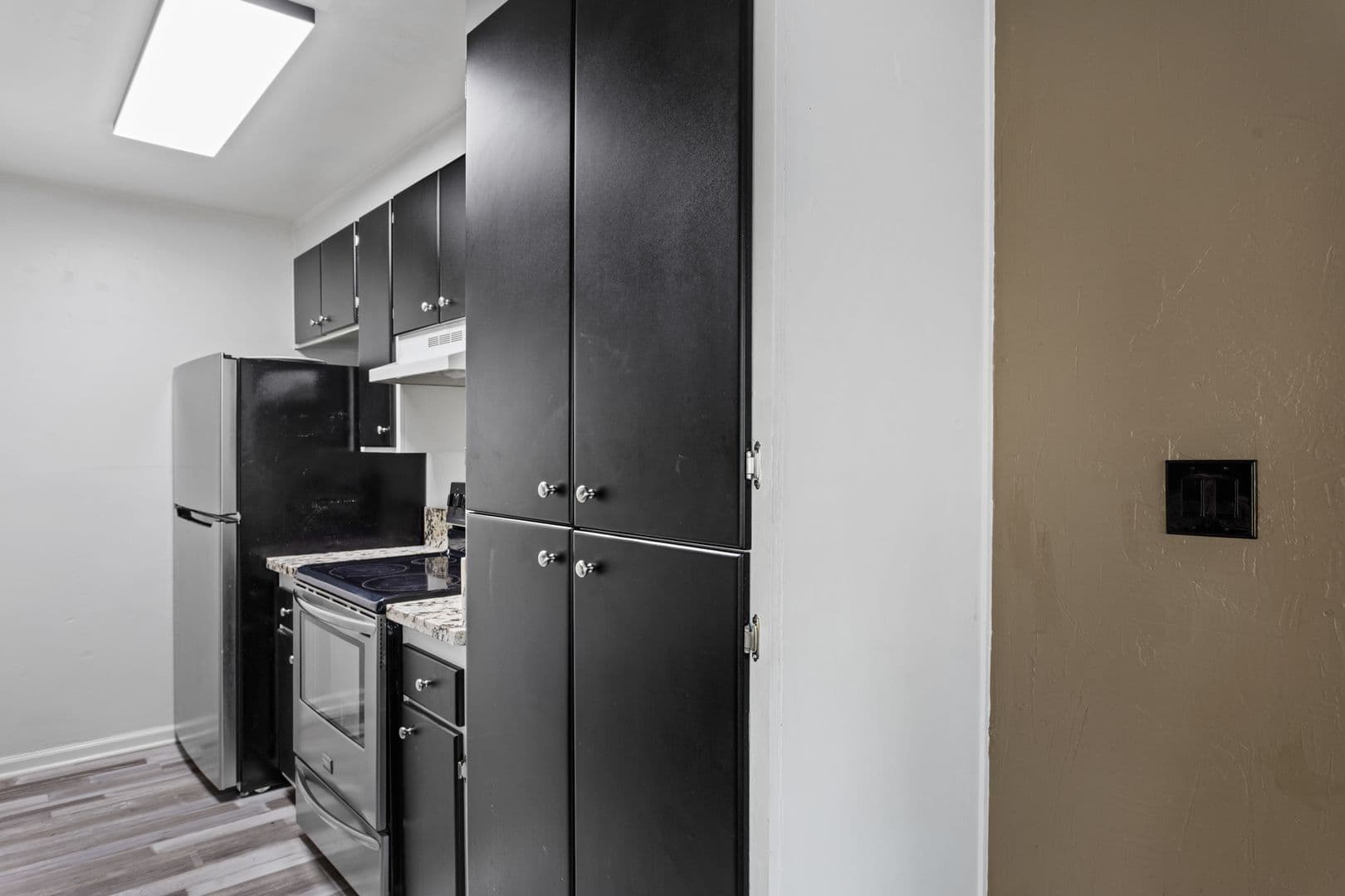 Sacramento House: 5642 Madison Avenue, #3