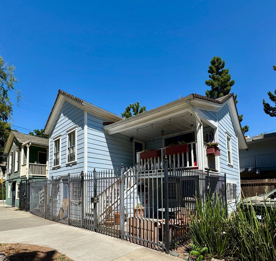 Sacramento Apartment: 519 13th Street