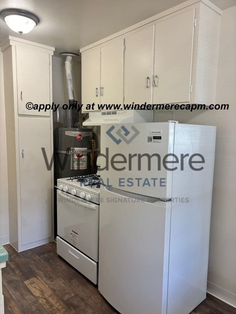 Sacramento House: 321 28th Street #6
