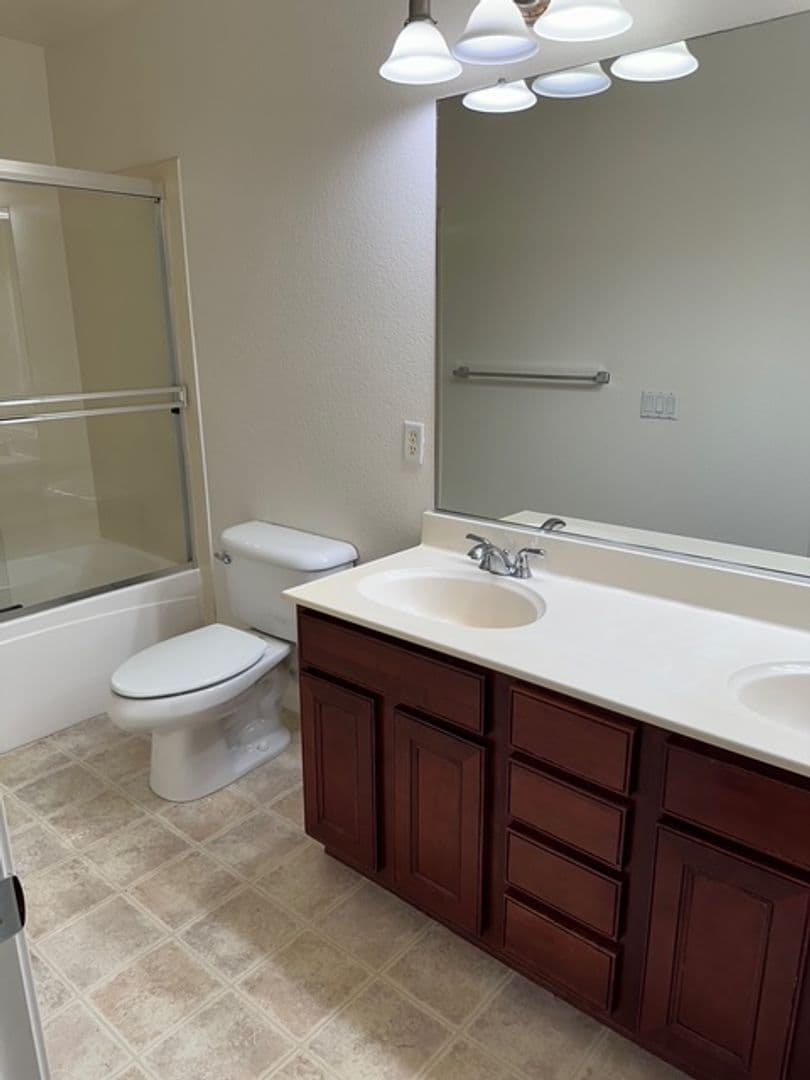 Sacramento Condo: 3301 N Park Dr #3916