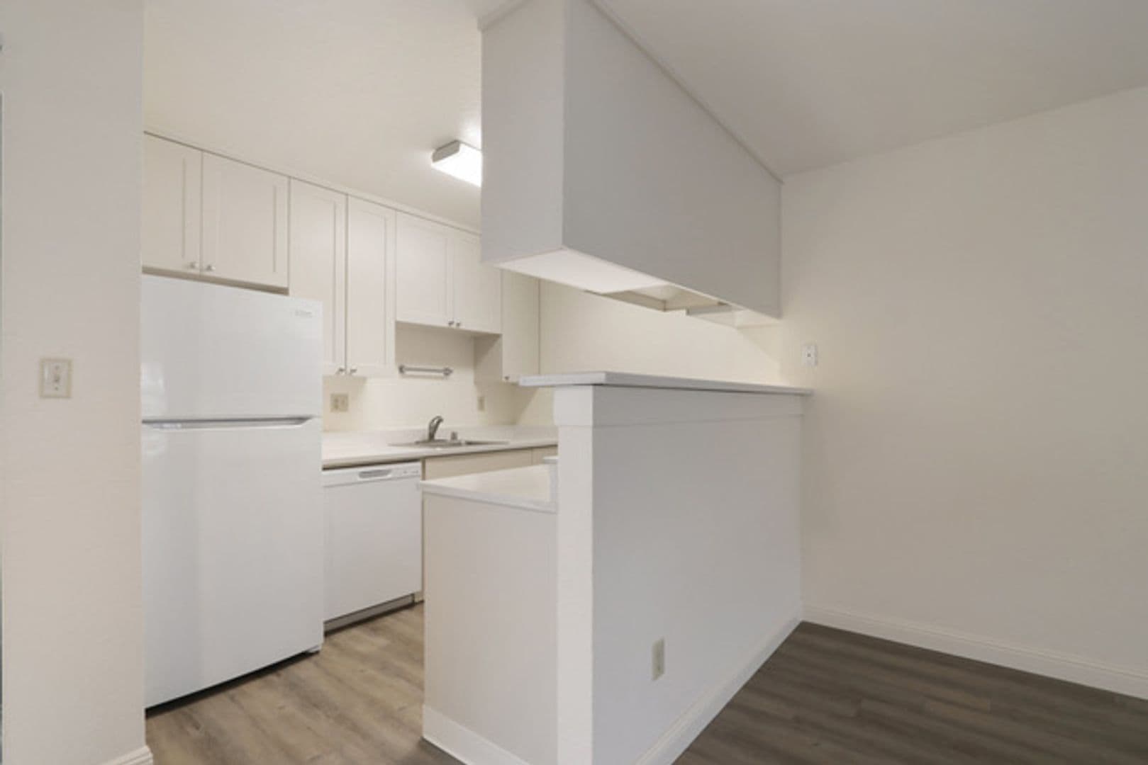 Davis Apartment: 2255 Sycamore Lane