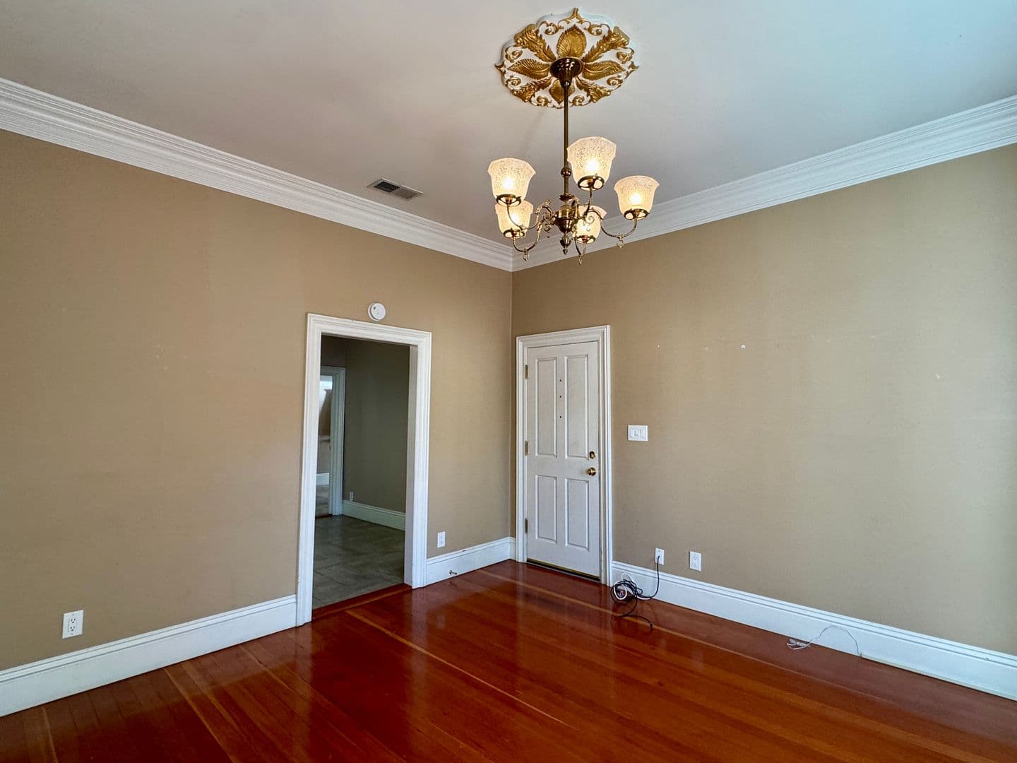 Sacramento Apartment: 519 13th Street