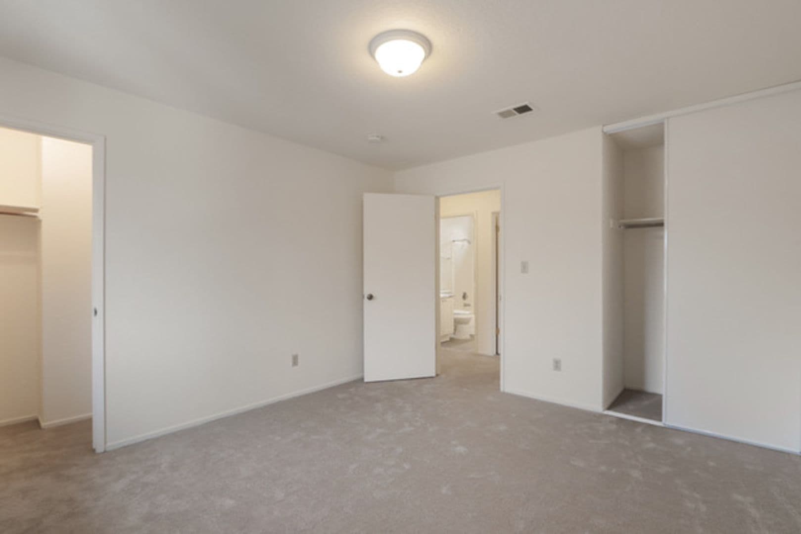 Davis Apartment: 2255 Sycamore Lane