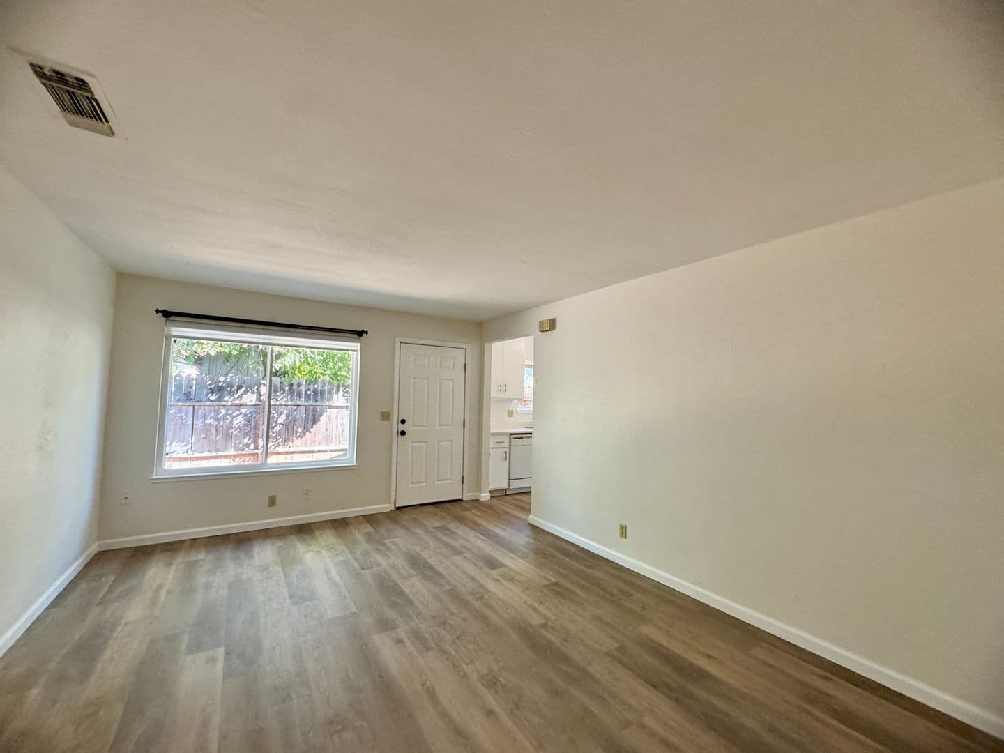 Sacramento Apartment: 4435 4465 Pow Way