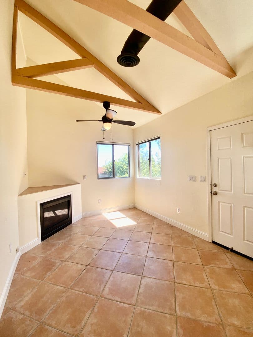 Davis House: 2315 Glacier Place, #A
