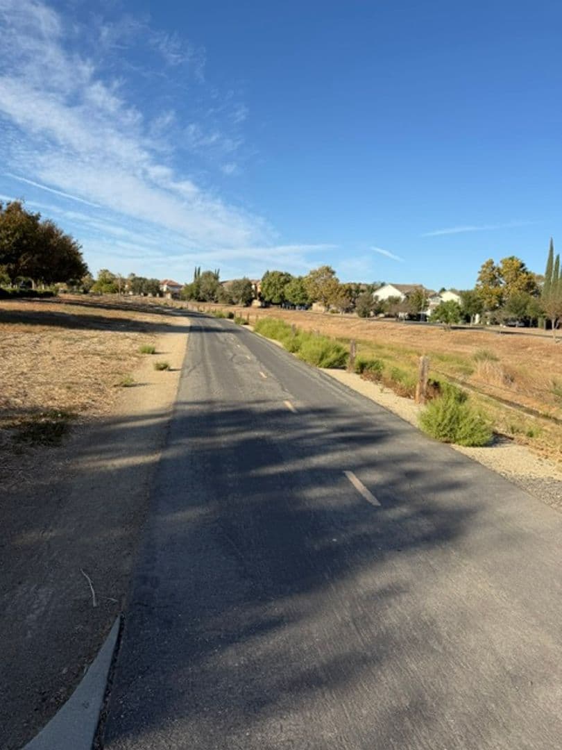 Sacramento House: 5375 Hampton Falls Way