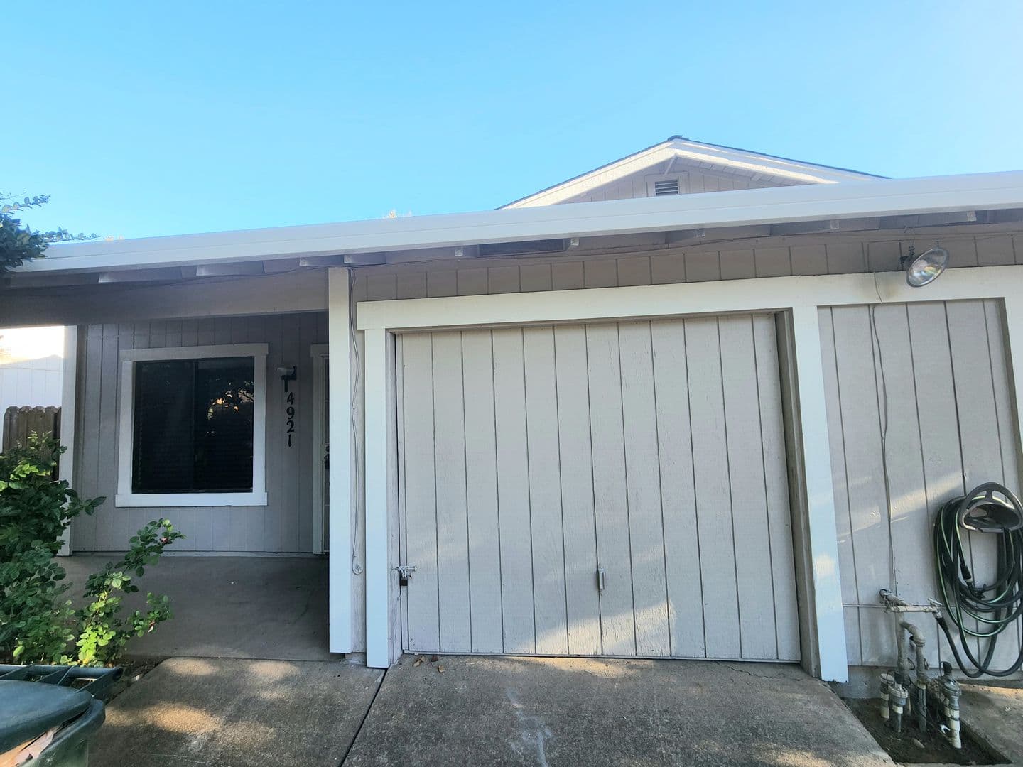 Sacramento Apartment: 4921-4923 Saddlerock Way
