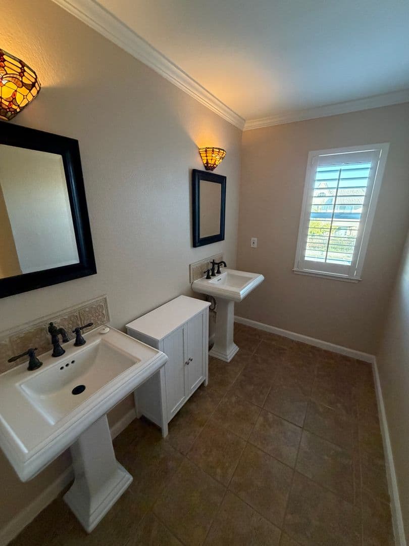 Davis Townhome: 3127 Woods Circle