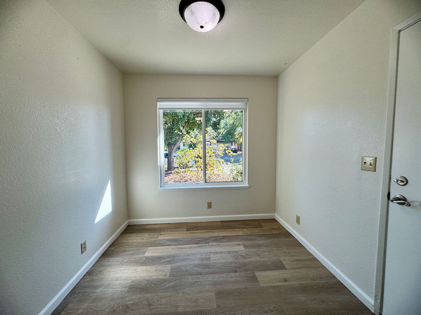 Sacramento Apartment: 4435 4465 Pow Way
