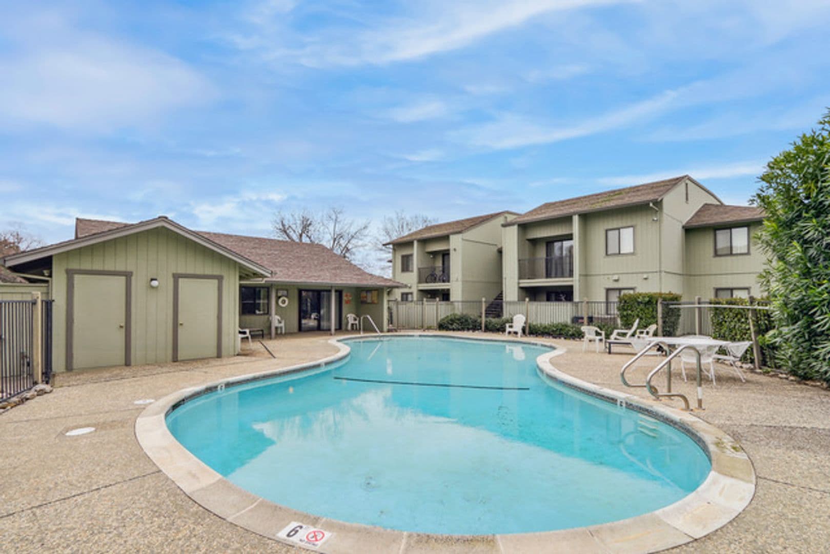 Davis Apartment: 2255 Sycamore Lane
