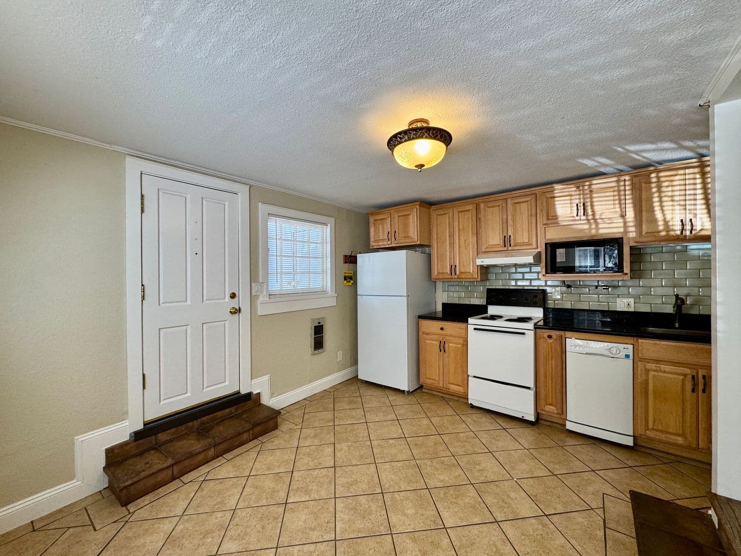 Sacramento Apartment: 519 13th Street