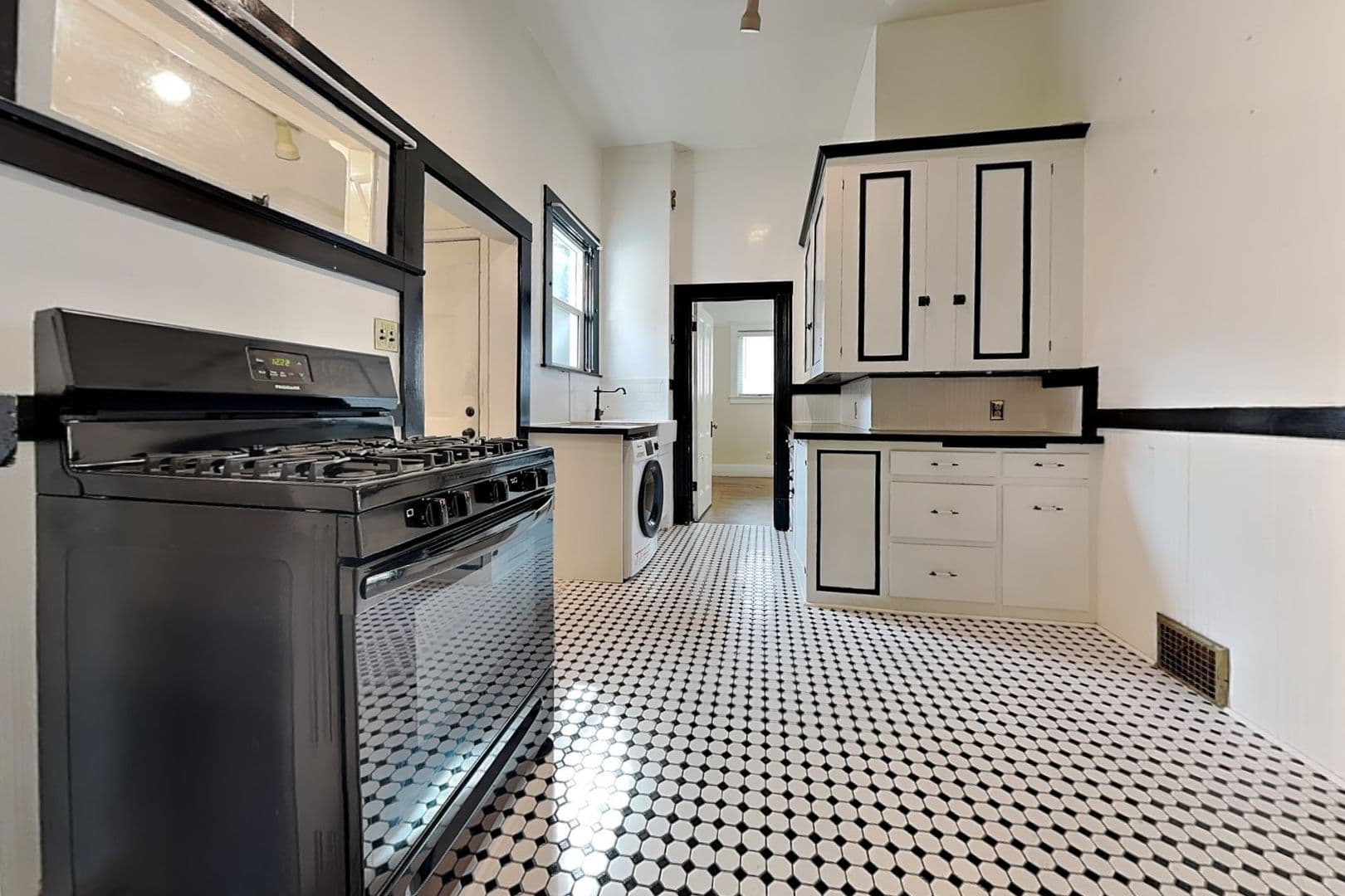 Sacramento Apartment: 2626 J Street