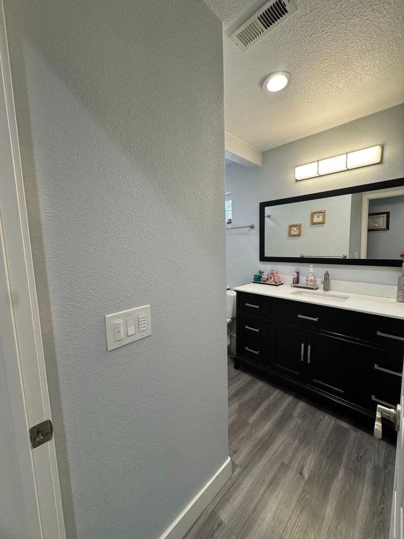 Davis Apartment: 231 3rd Street