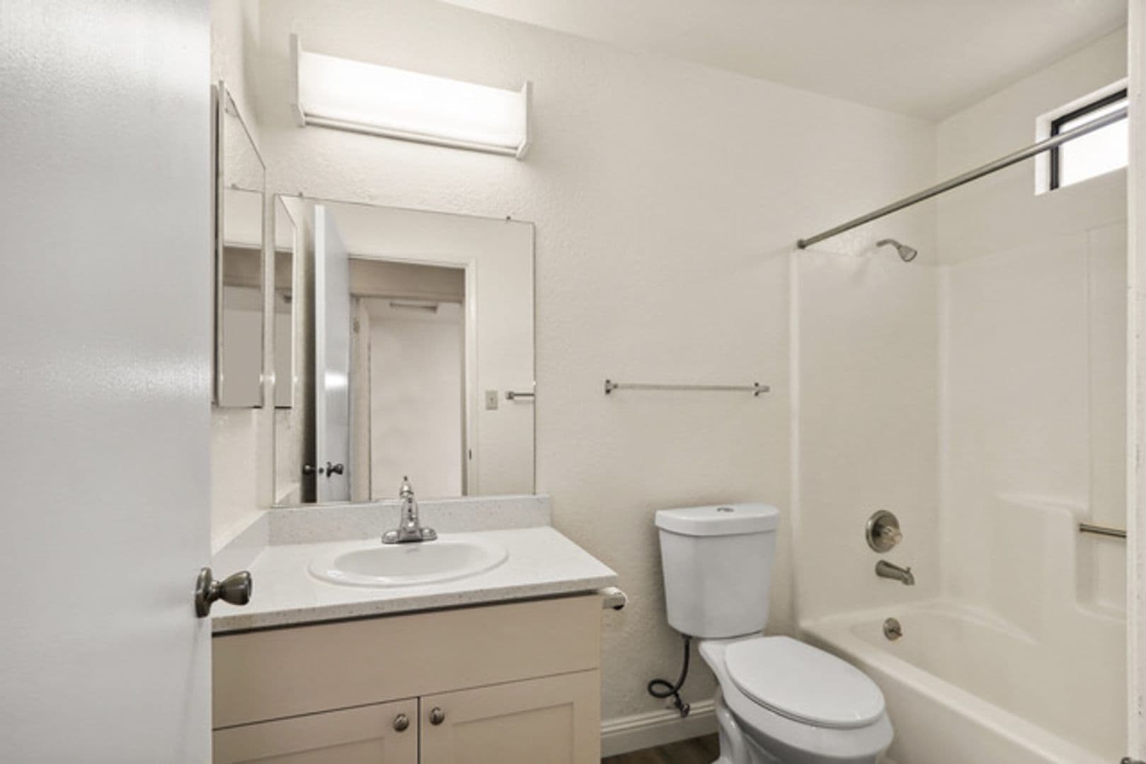 Davis Apartment: 2255 Sycamore Lane