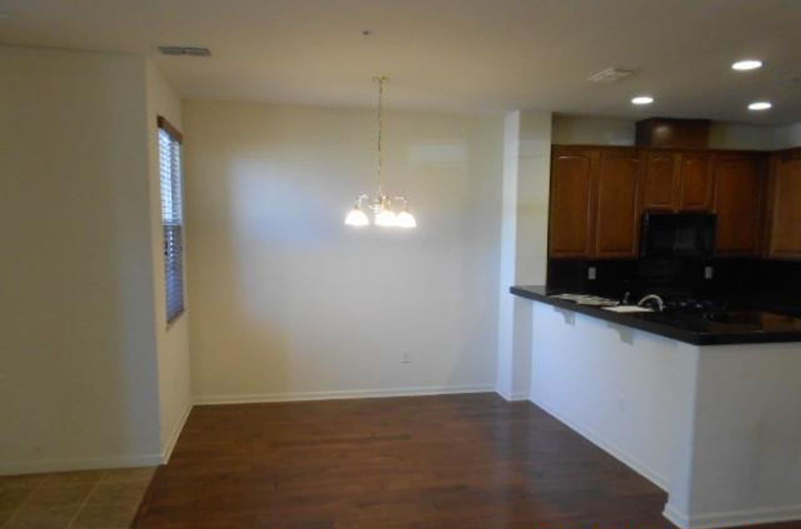SACRAMENTO Condo: 4000 Innovator Dr #27102