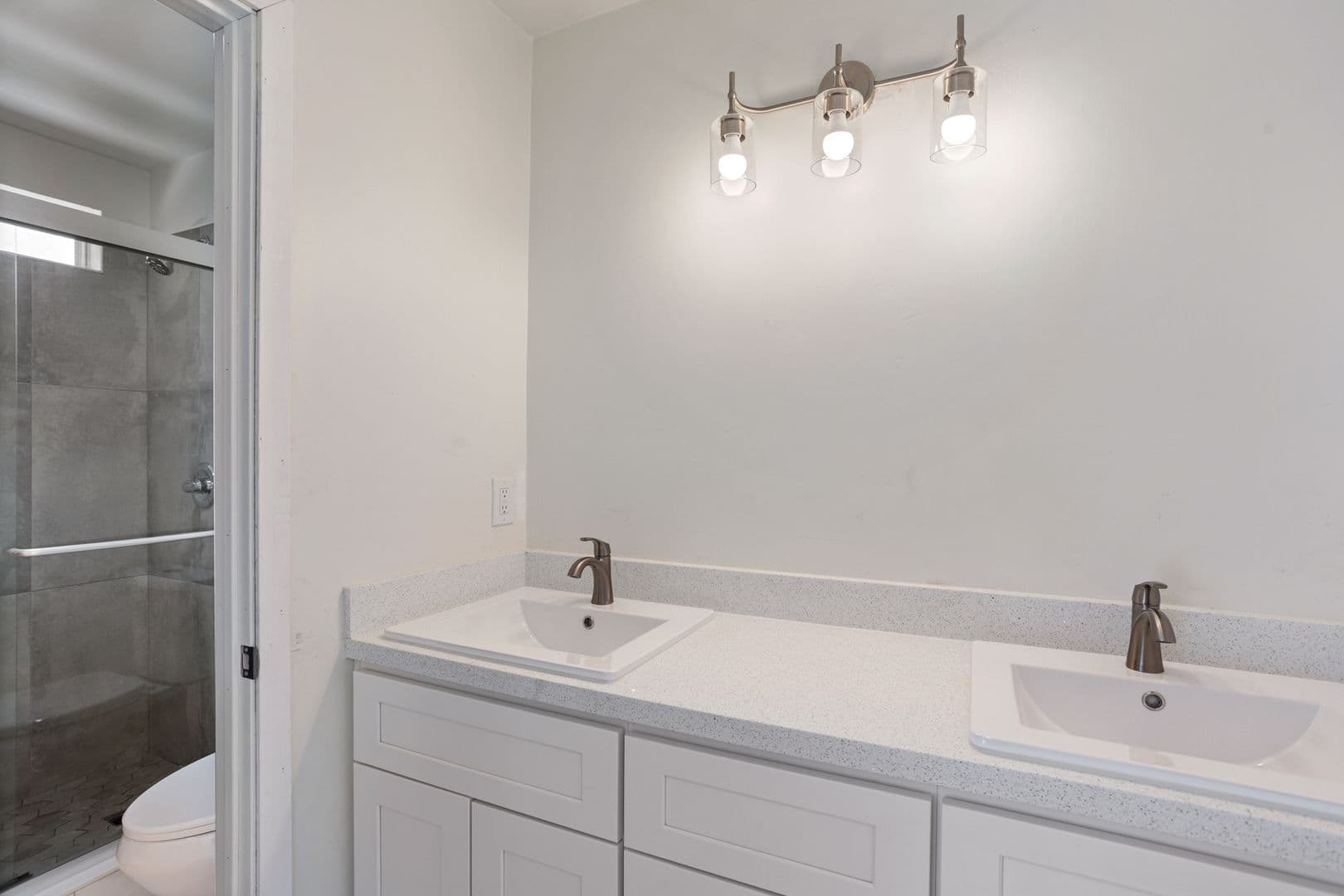 Sacramento House: 5520 Muskingham Way
