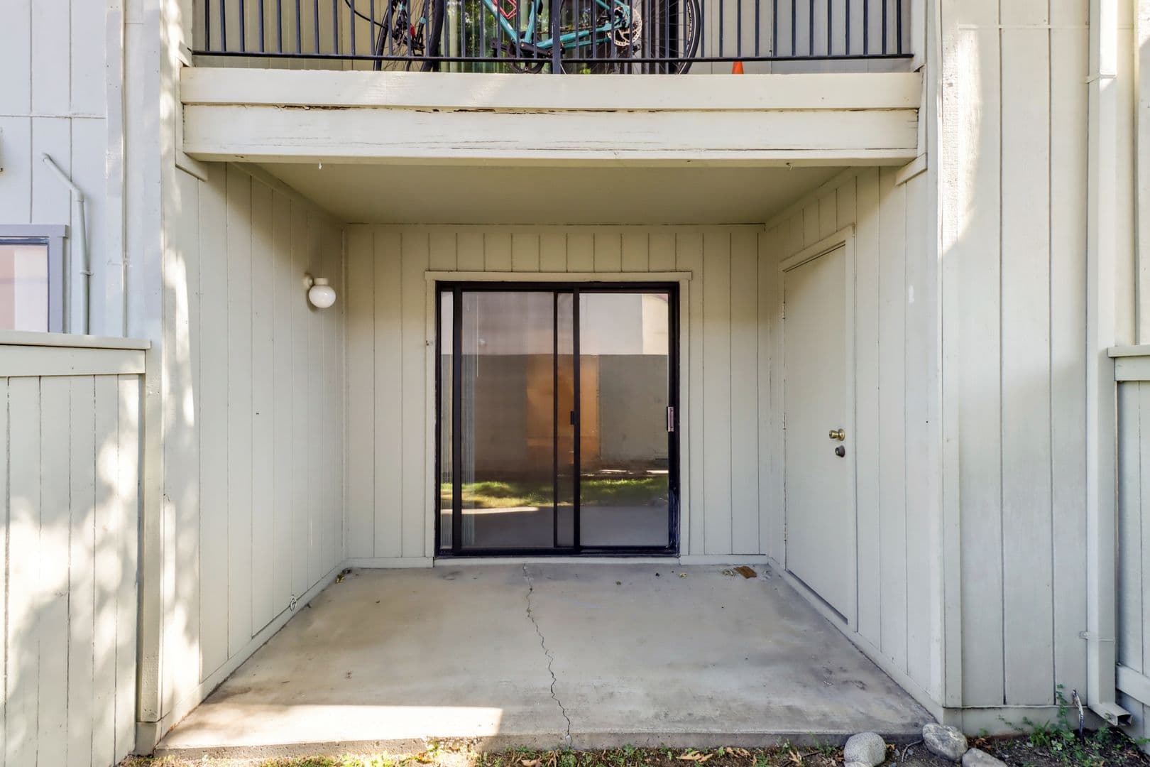 Davis Apartment: 2255 Sycamore Lane