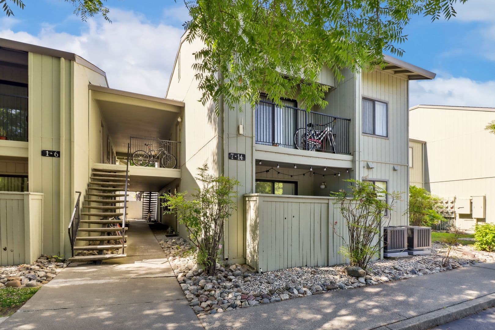 Davis Apartment: 2255 Sycamore Lane
