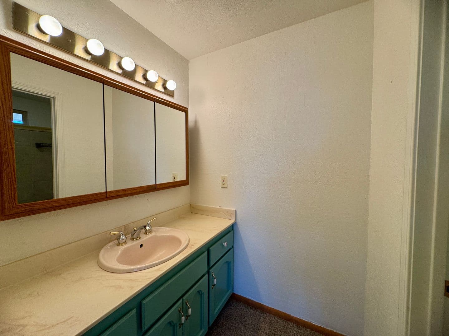 Cameron Park House: 2555 Westridge Drive