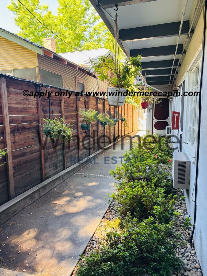 Sacramento Condo: 1417 23rd Street  Unit 4