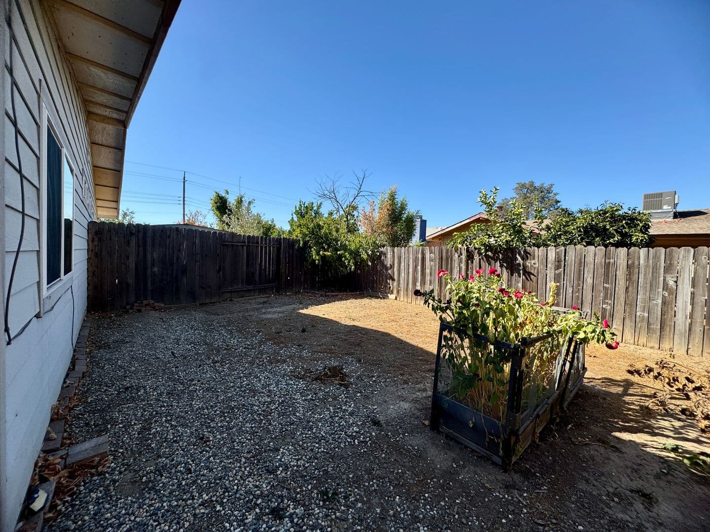 Sacramento Apartment: 4435 4465 Pow Way