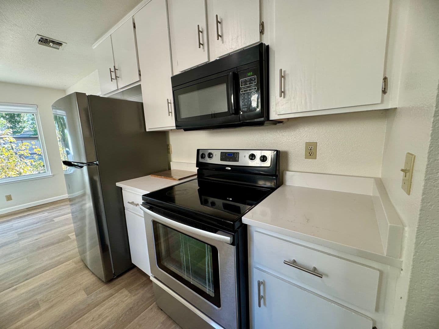 Sacramento Apartment: 4435 4465 Pow Way