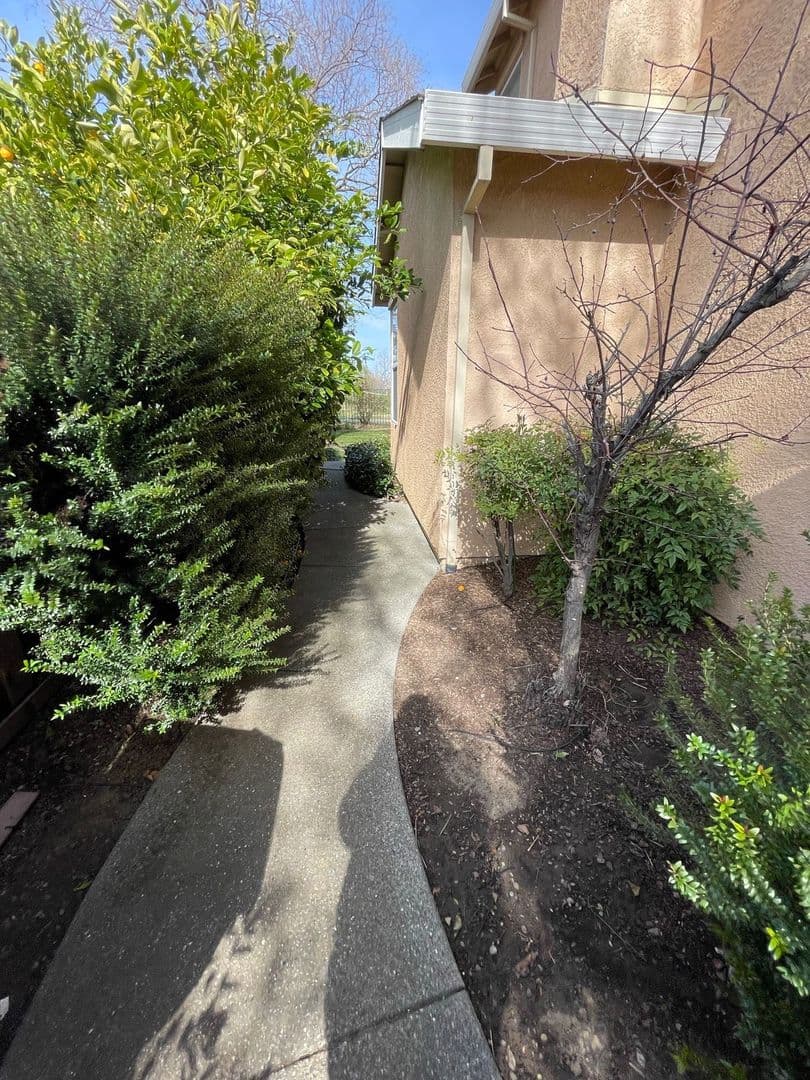 Davis House: 2951 Audubon Cir