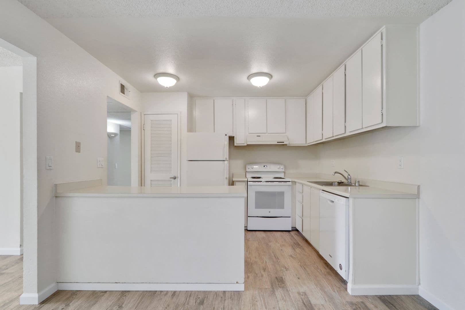 Davis Apartment: 1050 Lake Blvd.