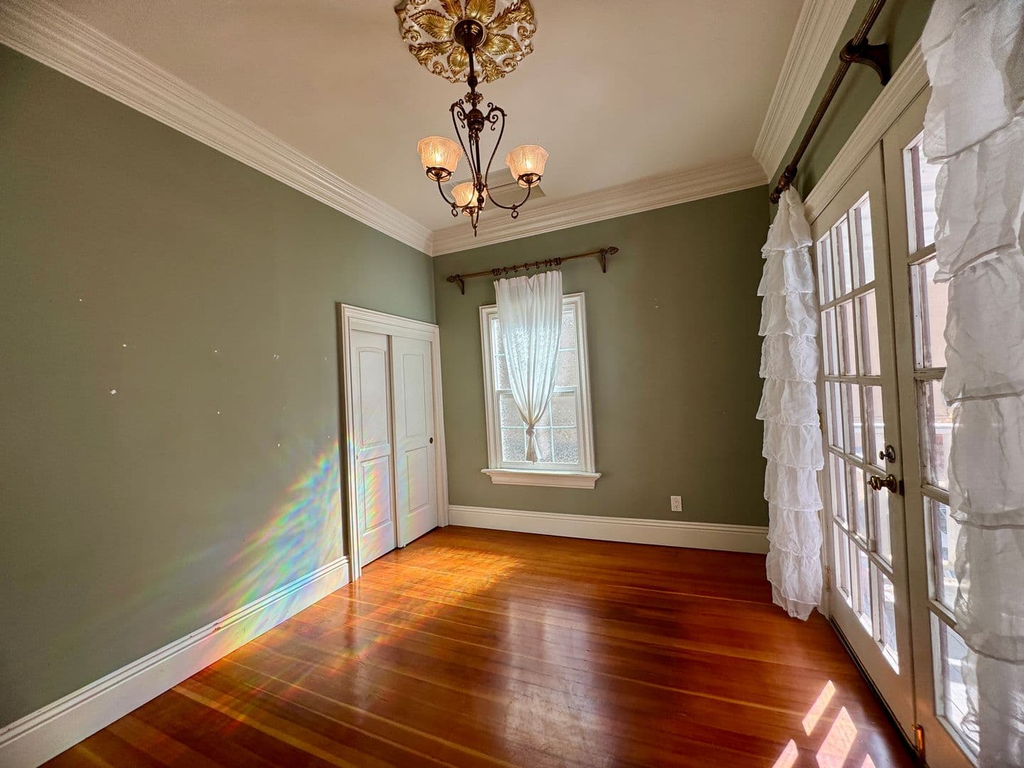 Sacramento Apartment: 519 13th Street