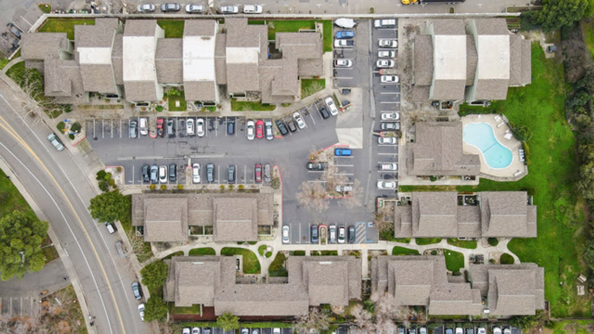 Davis Apartment: 2255 Sycamore Lane