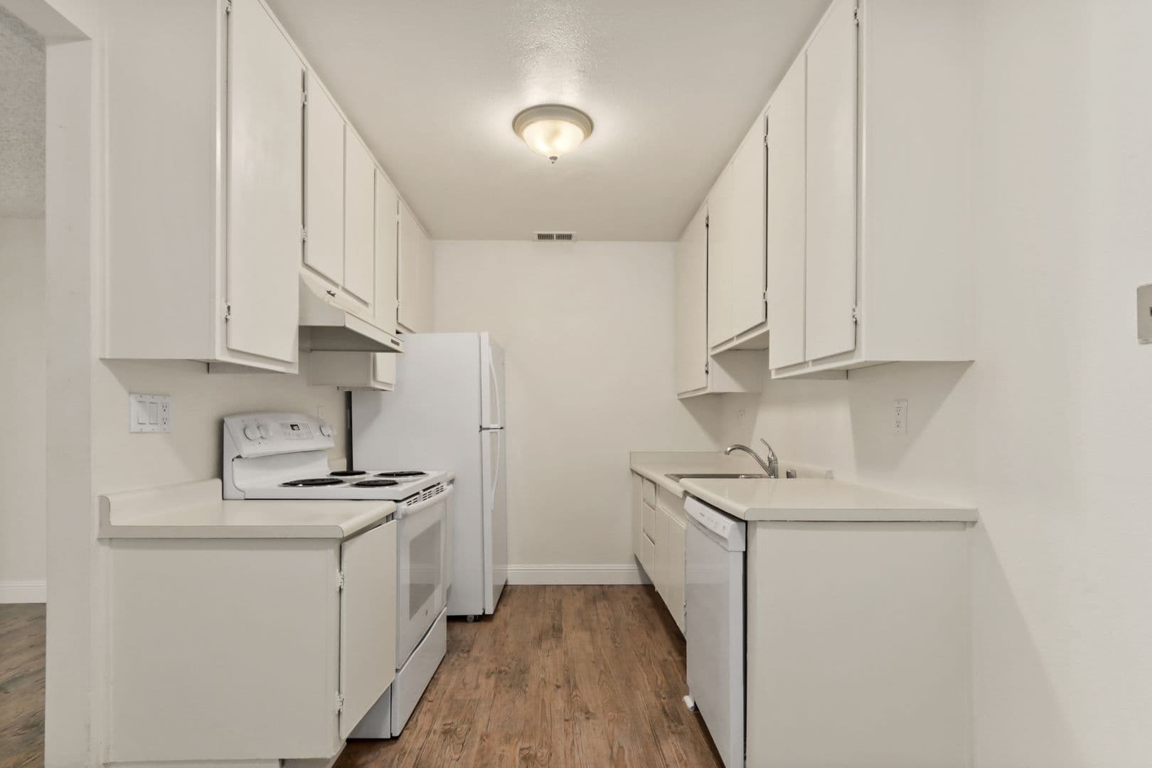 Davis Apartment: 1050 Lake Blvd.