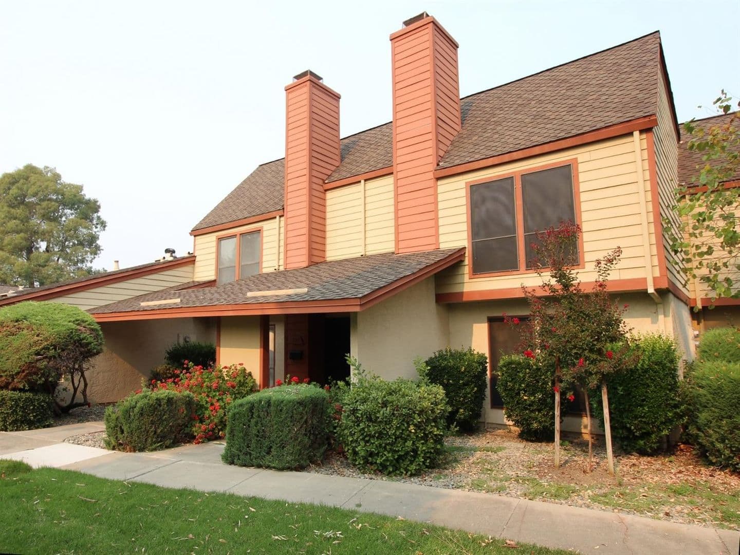 W.Sacramento Townhome: 136 Touchstone Place