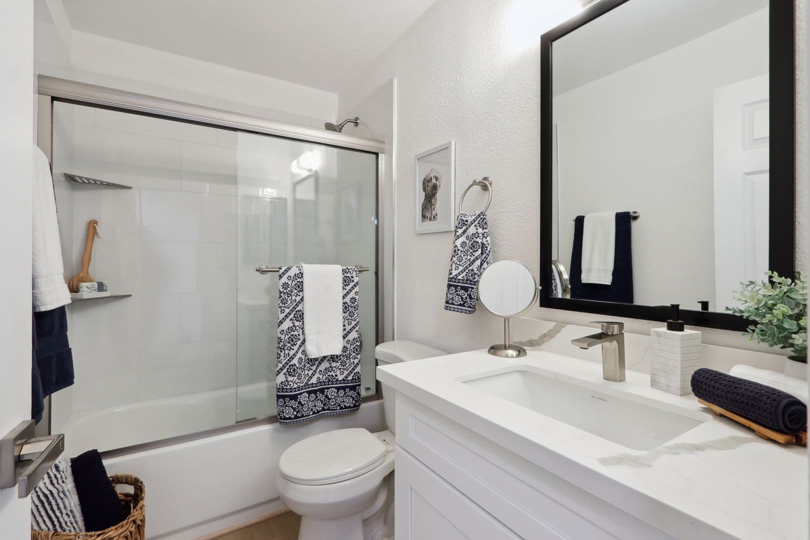 Davis Apartment: 505 - 525  I Street