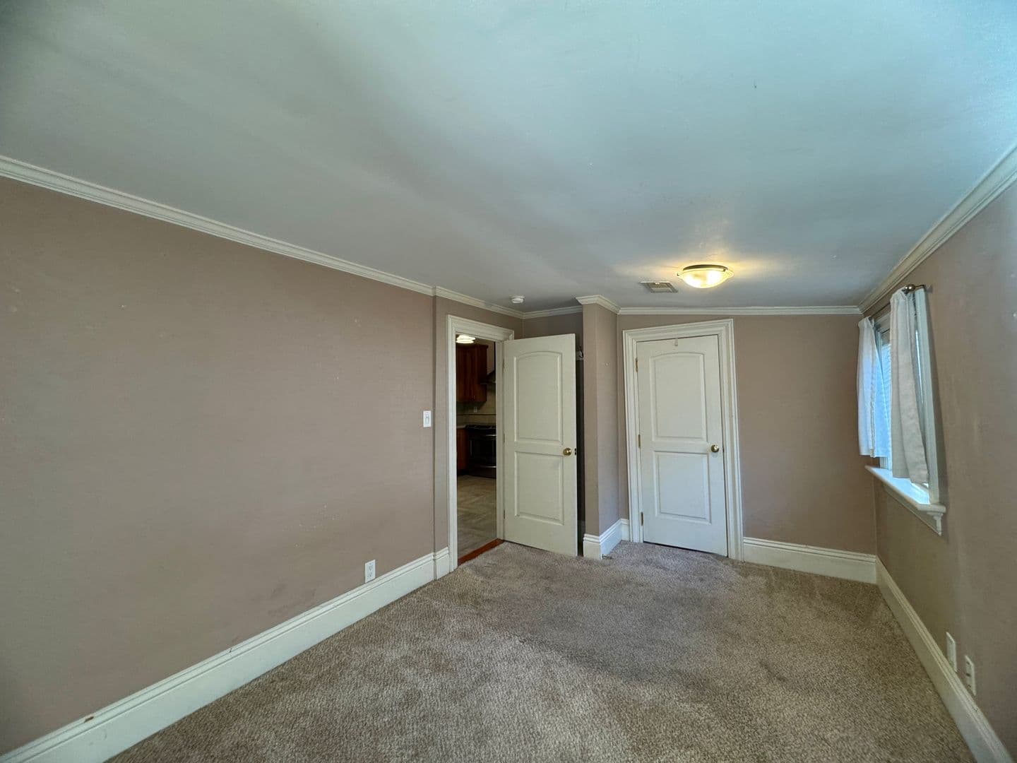 Sacramento Apartment: 519 13th Street