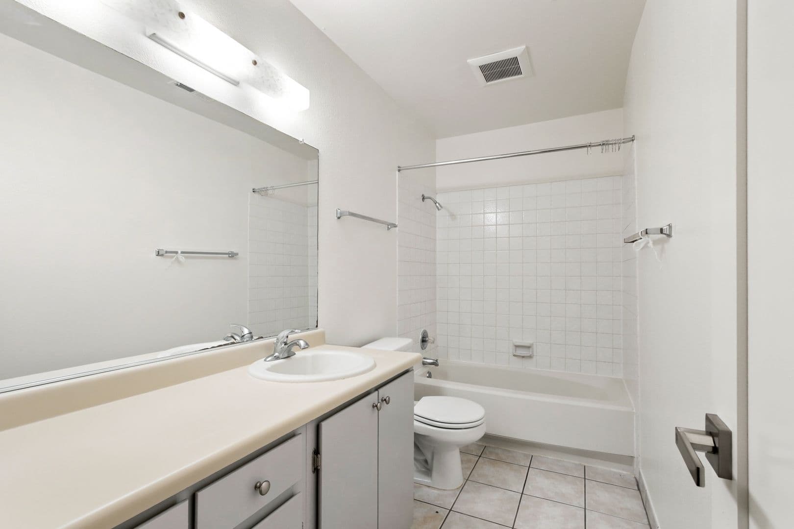 Davis Apartment: 1050 Lake Blvd.
